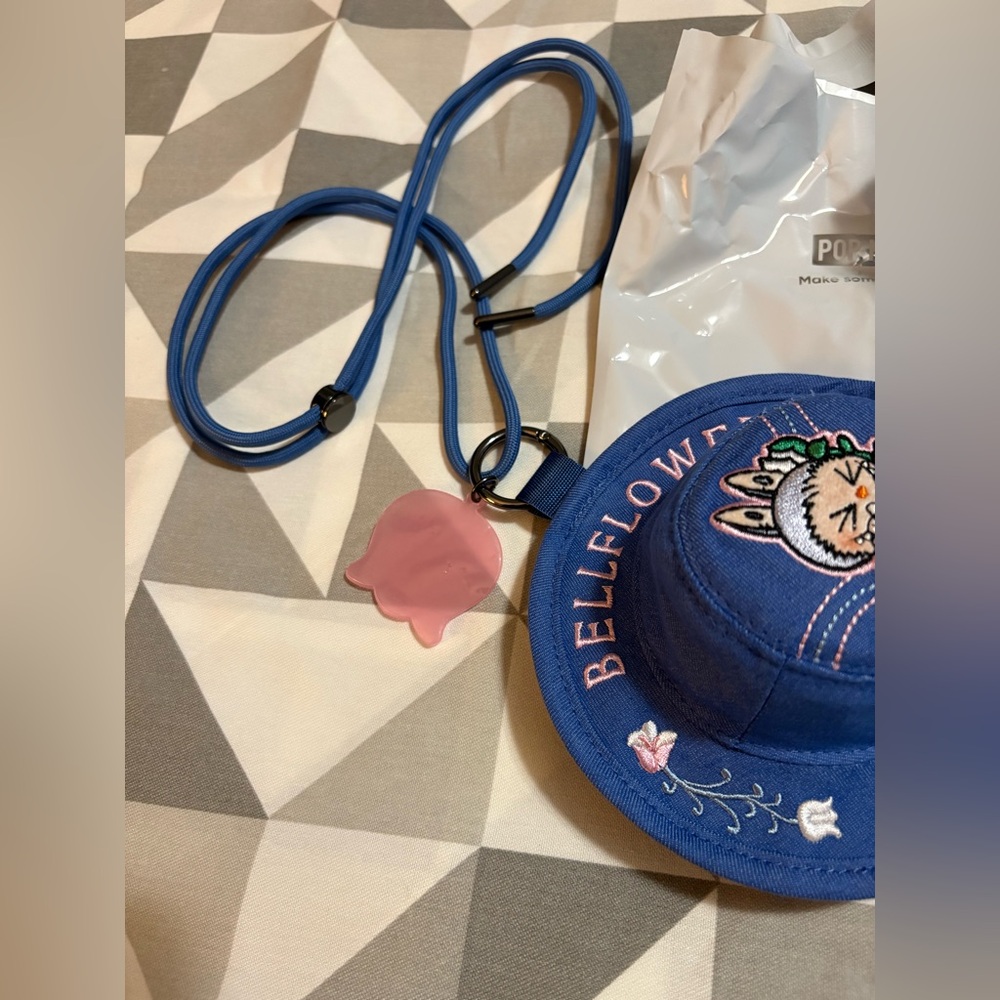 POP MART Labubu The Monsters Fall in the Wild series bucket hat mini bag - Picture 4 of 7